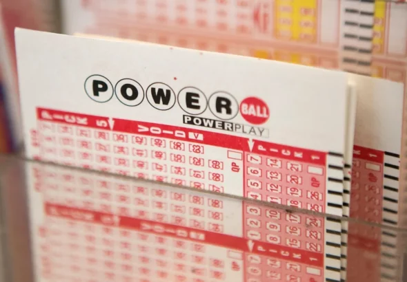 Powerball Jackpot Climbs to $750 Million—10th Largest Ever With no jackpot winner Saturday night, the Powerball jackpot rolls over to a massive $750 million, positioning Monday’s drawing as the 10th largest in the game’s history. Several players still claimed secondary prizes: tickets in Maine and New York each won $1 million for matching five numbers, while another in South Dakota won $2 million with Power Play. Tickets cost $2, and players can also opt for Power Play or Double Play options to multiply their winnings. The jackpot continues to grow, fueled by the rare chance of historic payouts and mounting public anticipation.