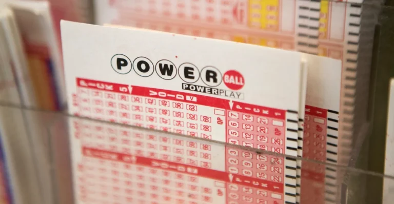 Powerball Jackpot Climbs to $750 Million—10th Largest Ever With no jackpot winner Saturday night, the Powerball jackpot rolls over to a massive $750 million, positioning Monday’s drawing as the 10th largest in the game’s history. Several players still claimed secondary prizes: tickets in Maine and New York each won $1 million for matching five numbers, while another in South Dakota won $2 million with Power Play. Tickets cost $2, and players can also opt for Power Play or Double Play options to multiply their winnings. The jackpot continues to grow, fueled by the rare chance of historic payouts and mounting public anticipation.