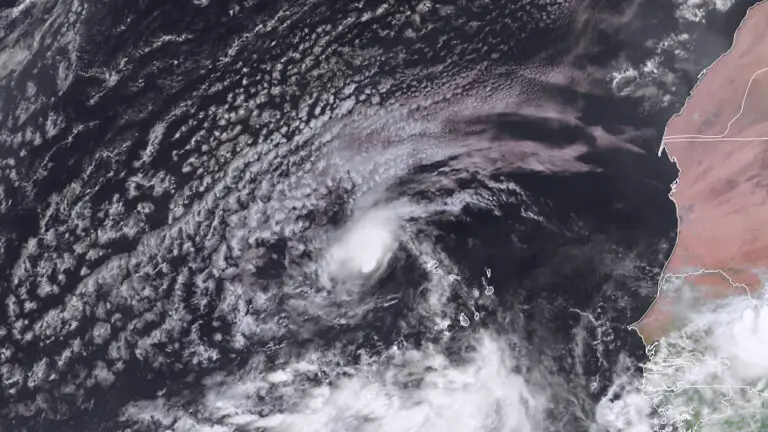 satellite_erin_081125_NOAA